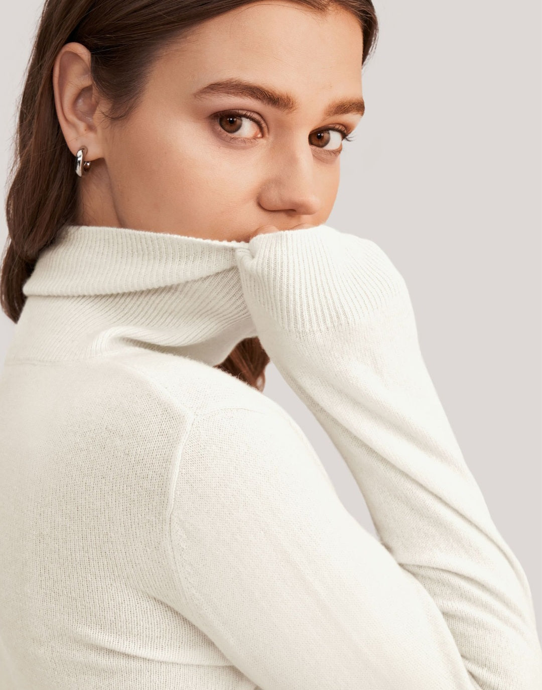 Seamless Silk-Cashmere Blend Turtleneck Sweater